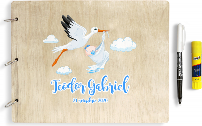 Set Guestbook din lemn personalizat prin printare UV 2 x carioca alba lipici stick 30.5 x 24 cm pentru botez Guest Book OMG Cabina Foto 