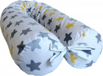 Perna gravide multifunctionala 100 bumbac alb cu stelute gri si galben 160 cm x 15 cm 