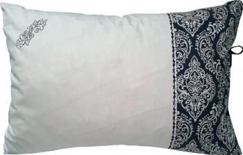 Husa perna Casa Bucuriei model Baroc culoare alb/bleumarin bumbac 100 50 cm x 70 cm