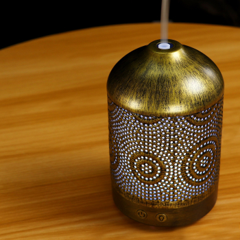 Difuzor uleiuri aromaterapie hand-made din fier forjat umidificator lampa de veghe cu 7 optiuni de culori led cu ultrasunete incarcare 