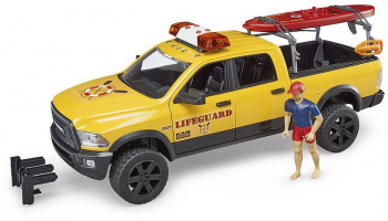 Masina Lifeguard RAM 2500 Bruder cu figurina si caiac 