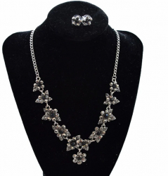 Set colier statement si cercei cu cristale argintii Silver flower argintiu/negru 
