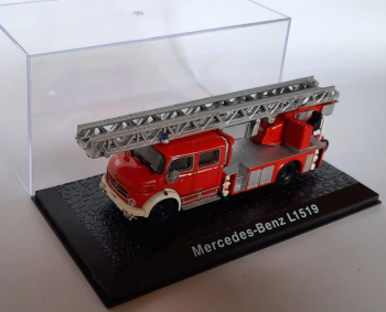 MACHETA POMPIERI MERCEDES BENZ L1519 1 72 