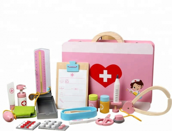 Trusa doctor jucarie din lemn 7Toys 