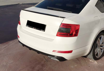 Eleron Portbagaj compatibil cu Skoda Octavia 3 III 2012-2019 negru lucios fibra de sticla 