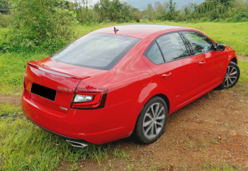 Eleron Portbagaj compatibil cu Skoda Octavia 3 III 2012-2019 RS Design negru lucios fibra de sticla 