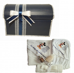 Trusou complet pentru botez baiat Handmade Minis Boutique in cufar bleumarin