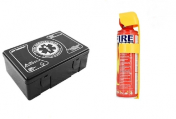 Kit siguranta rutiera 5 ani valabilitate Trusa medicala auto prim ajutor + Stingator auto tip spray 1000 ml semn 