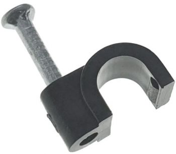 Set 100 de cleme pentru cablu de 7mm si cuie de otel de 14mm intr-o cutie de depozitare neagra ideal pentru prinderea si fixarea cablurilo 