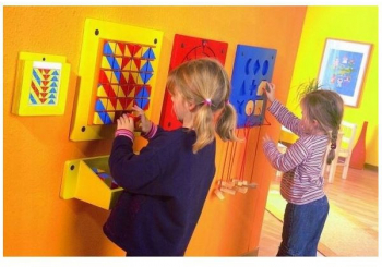 Joc Aplicatie de perete cu Forme geometrice - Beleduc 