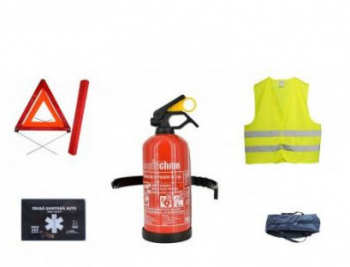 Pachet Siguranta Auto - Stingator 1 kg trusa medicala 2 X triunghi reflectorizant vesta reflectorizanta