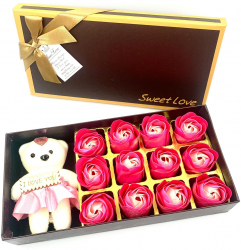 Cutie cu trandafiri si ursulet I Love You Culoare - mov/alb 