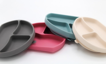 Farfurie din silicon cu 3 compartimente pentru auto-diversificare BabyJem Culoare Ecru 