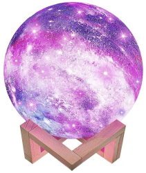 Lampa de veghe Luna 3D cu Stele Alimentare Baterii Stand din Lemn Inclus 10 cm - eMazing 