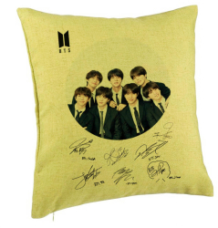 Perna Decorativa BTS Army in Costum cu Semnaturi 40x40 cm Verde Husa Detasabila Burduf 