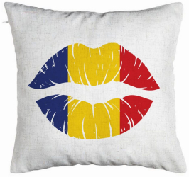 Perna Decorativa Model Romanian Kiss 40x40 cm Alb Murdar Husa Detasabila Burduf 