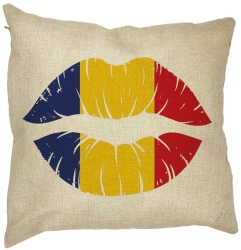 Perna Decorativa Patrata Romanian Kiss 40x40 cm Husa Detasabila Burduf 