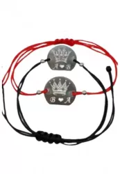 Set de 2 bratari negru si rosu personalizat cu initiale pentru cupluri King si Queen 