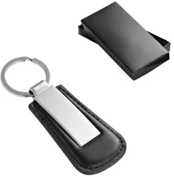 Breloc rotund din metal si piele in cutie cadou 