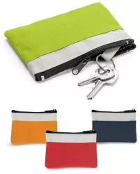 Husa multifunctionala cu fermoar si un breloc in interior 