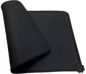 Covoras din silicon pentru animale Flippy pentru bol de apa si mancare antiderapant margini ridicate pentru a mentine apa 48.5x30 cm Negru 
