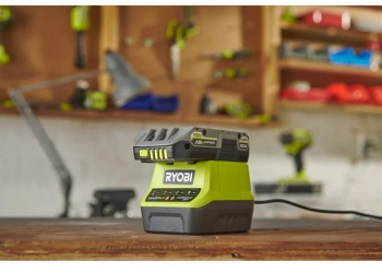 Set acumulator 18V 2.0 Ah si incarcator Ryobi RC10120-120 