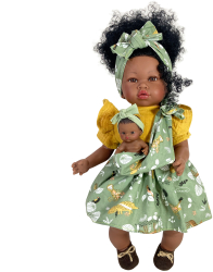 Papusa Nines D Onil Maria Afro cu sunete cu bebelus cu rochie verde cu miros de vanilie 45 cm 