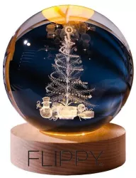 Lampa LED Decorativa Flippy cu Bila de Cristal cu Diametru 6cm Model Brad de Craciun 3D Alimentare USB Suport din Lemn Lumina Alb Cald 