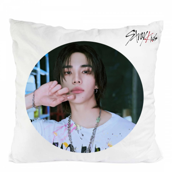 Perna personalizata stray kids hyunjin poliester 40x40 cm 