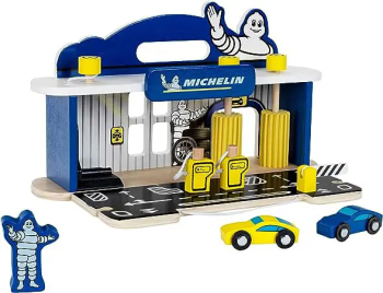 Statie reparatii masini cu spalatorie din lemn Michelin 