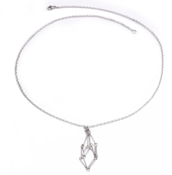 Colier Argintiu cu Suport Special pentru Cristale Usor de Folosit Design Elegant si Rafinat Versatil Marimea L 