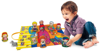 Covoras de joaca educational cu jucarii pentru copii model famile 