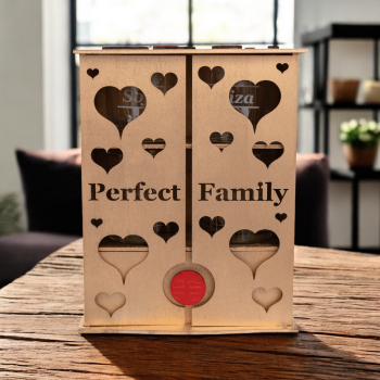 Set cadou - cutie personalizata cu 4 pahare gravate 