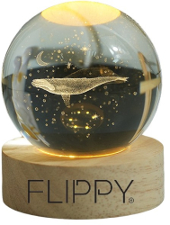 Lampa LED Decorativa Click Cristal Ball cu Diametru 6cm Whale Design 3D Alimentare USB Suport din Lemn Lumina Alb Cald 