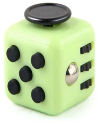 Cub antistres fidget verde cu butoane negre 3x3x3 cm 