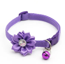Zgarda ajustabila cu floare pentru caini si pisici 22-33cm/10mm Mov Ropet 