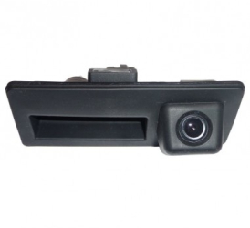 Camera marsarier Volkswagen pe manerul de portbagaj 