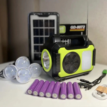 Kit panou solar fotovoltaic 8 acumulatori LiIon 16850 4 becuri incarcare telefon radio mp3 bluetooth 