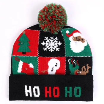 Caciula tip Fes cu Luminite LED on/off si Imprimeu de Iarna/Craciun Ho-Ho-Ho UNISEX marime ONE SIZE Multicolor 