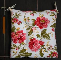 Pernuta pentru scaun trandafiri rosii 45x45cm MN0198808 
