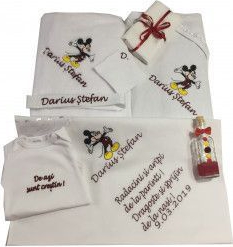 Set trusou botez baieti si fete cu 8 piese personalizate prin broderie cu imagine Disney nume si text. Dede Brodi Star 