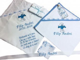 Trusou personalizat pentru botez baieti si fete cu 6 piese personalizate prin broderie cu imagine disney text si nume. Dede Brodi Star